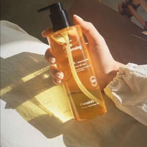 New! Hanskin PHA Pore Cleansing Oil 300ml